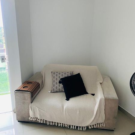 Apartamento Aconchegante com Ar e Tv a cabo Macaé Esterno foto